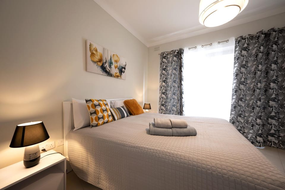 Seafront beautiful 3 bedroom with balcony KDOU1-1 Apartment in Malta