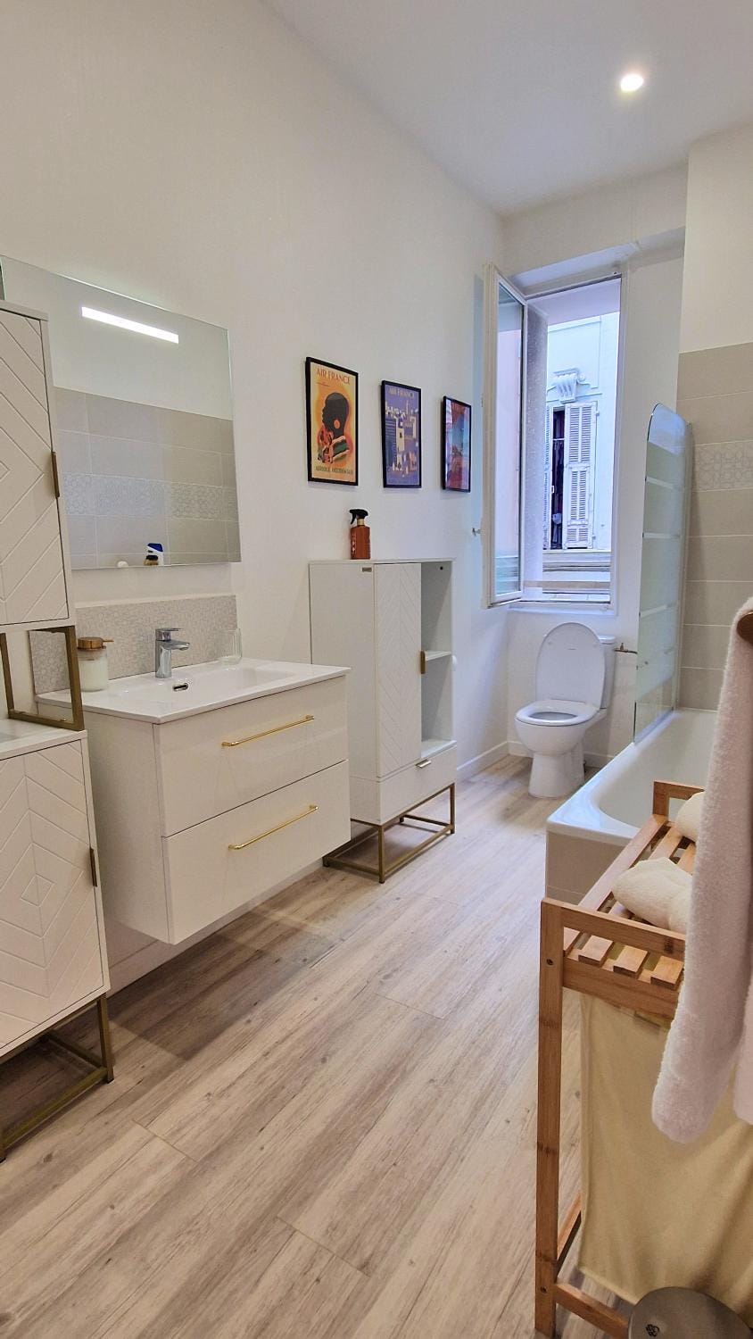 Bathroom, Bath