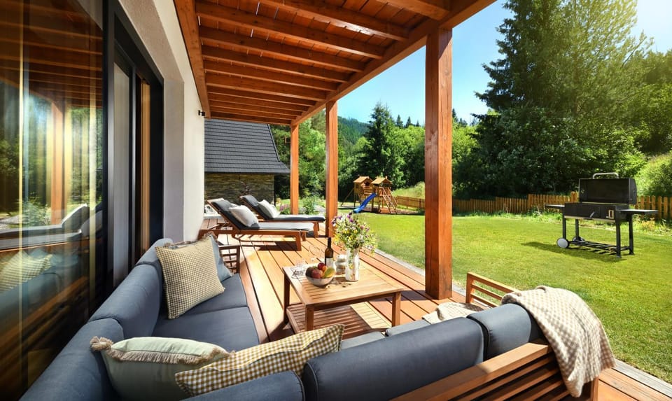 Chalet Oasis - Luxury 5-Bedroom Chalet with Panoramic Views Nature lodge in Slovakia
