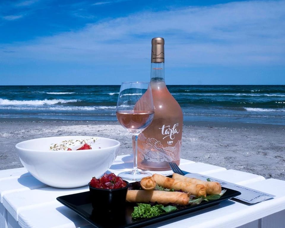 Mamaia Asylum Beach Apartment in Constanta