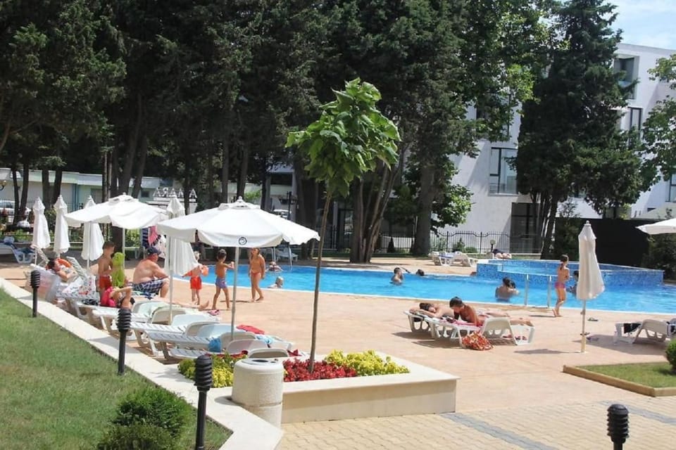Natural landscape, Garden, Pool view, Swimming pool, sunbed