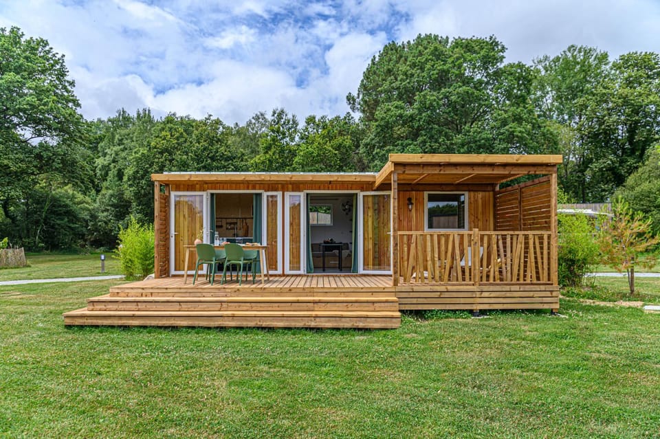 Camping maeva Respire de La Croze Campground/ 
RV Resort in Auvergne-Rhône-Alpes
