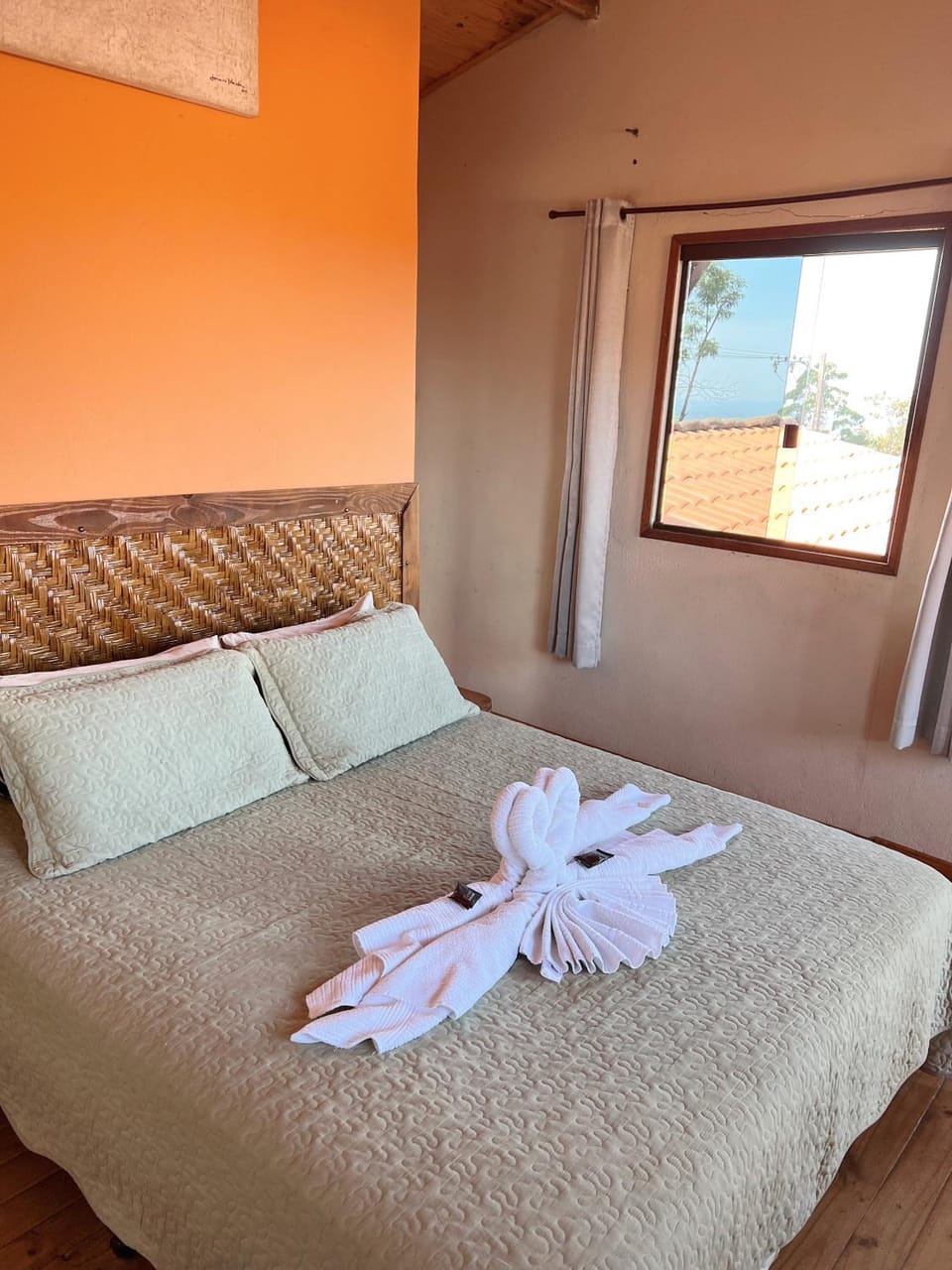 Bed, Photo of the whole room, Bedroom, towels
