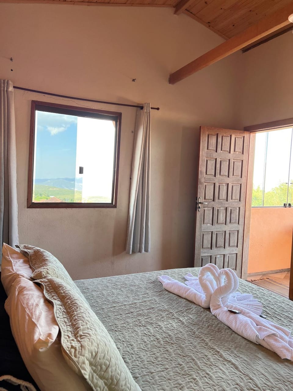 Bed, Photo of the whole room, Bedroom, towels