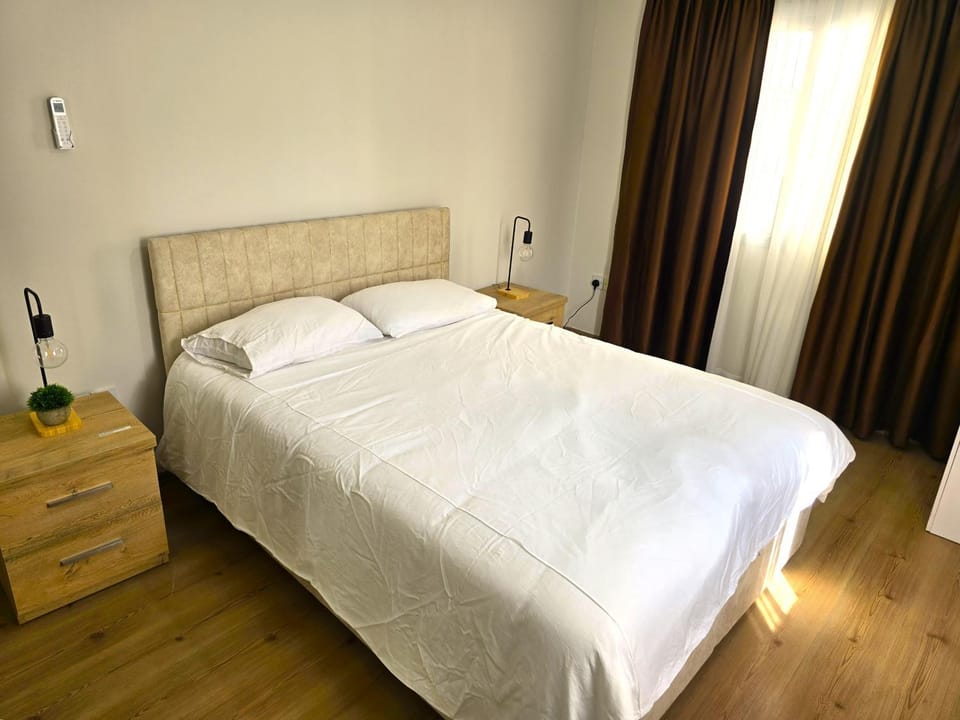 Centrally Located Apartment with Hotel-Style Privileges Apartment in Famagusta