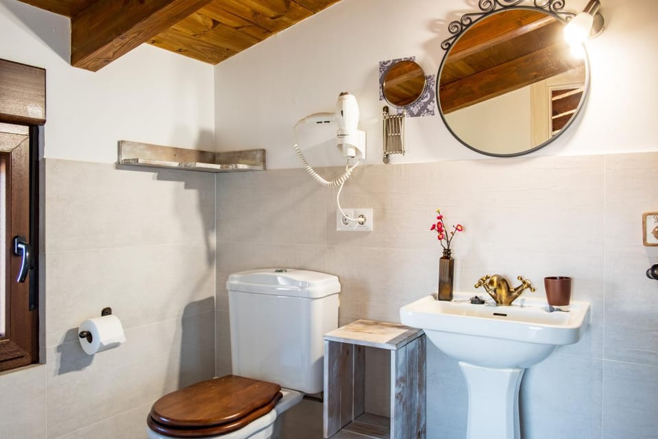 Bathroom, Living room