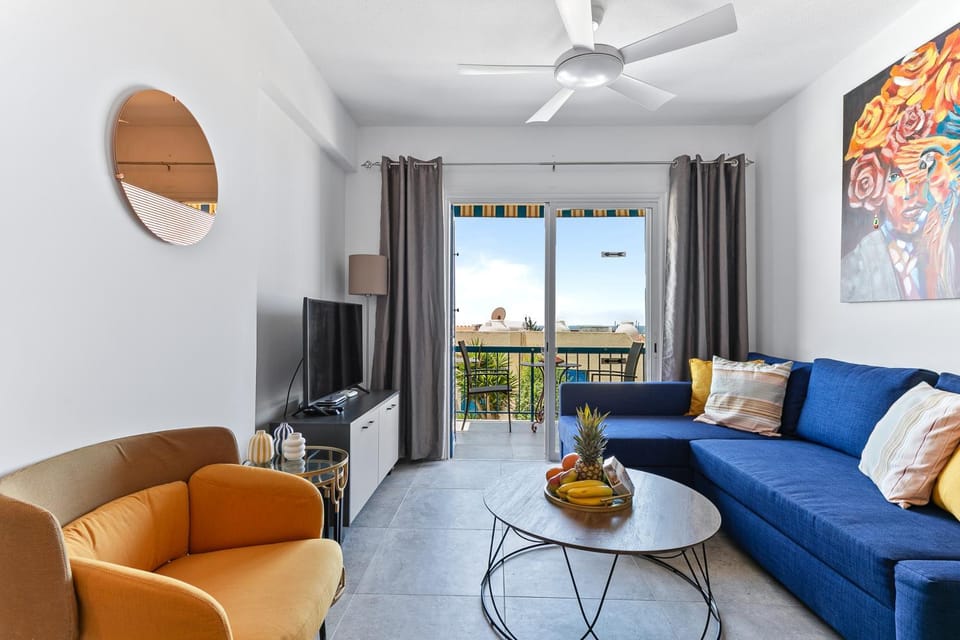 Communal lounge/ TV room, Living room, Seating area