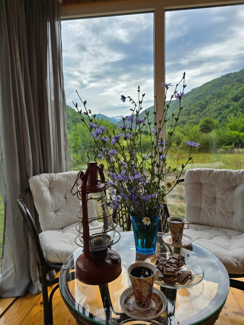 Seating area, Mountain view