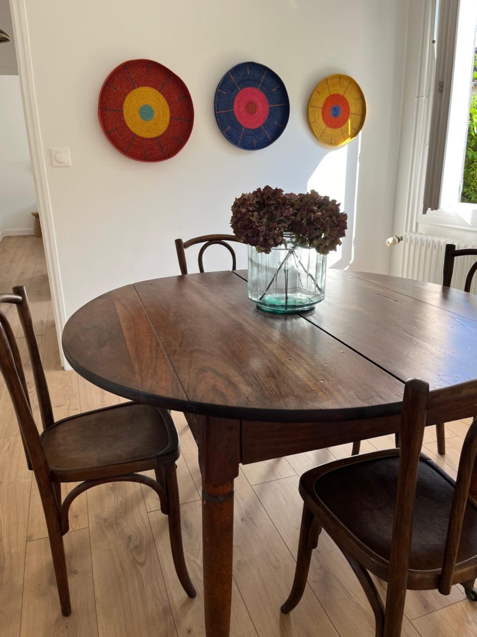 Seating area, Dining area