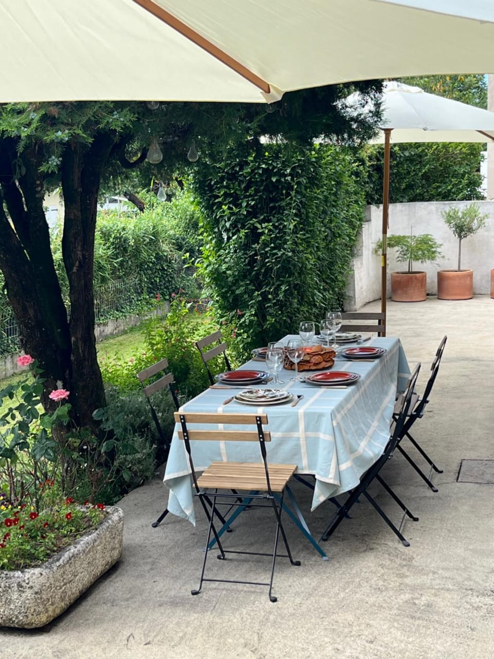 Patio, Garden, Dining area, Garden view