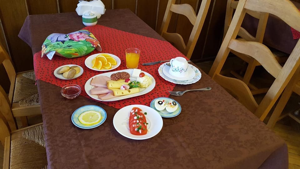 Breakfast, Continental breakfast