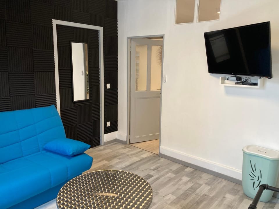 Living room, Bedroom