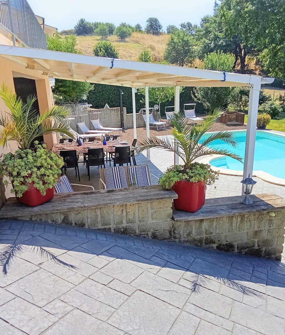 Dining area, Pool view, Swimming pool