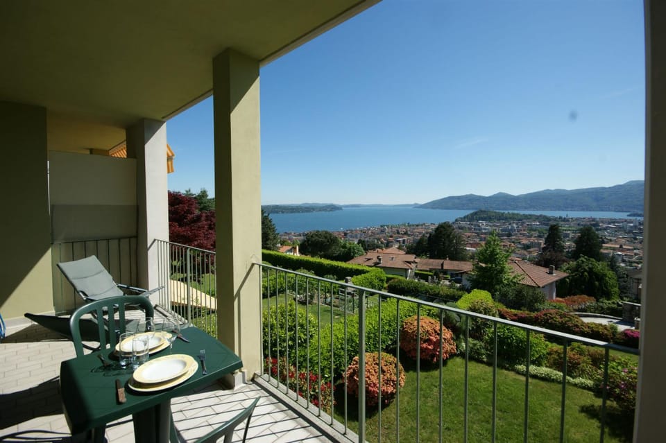 Balcony/Terrace, Lake view
