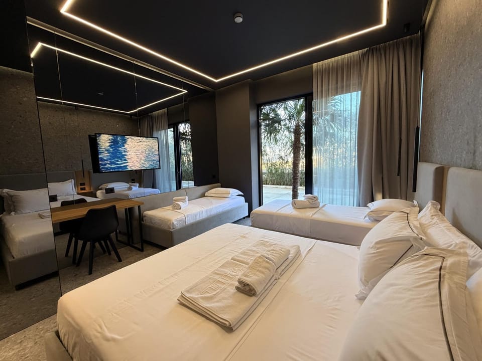 Bed, Photo of the whole room