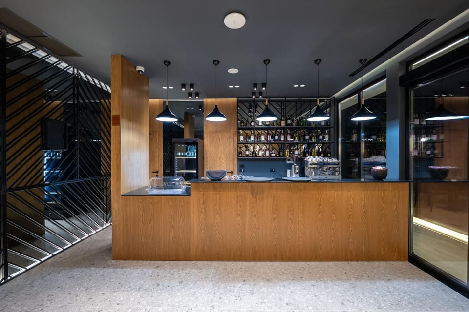 Lounge or bar, Lounge or bar