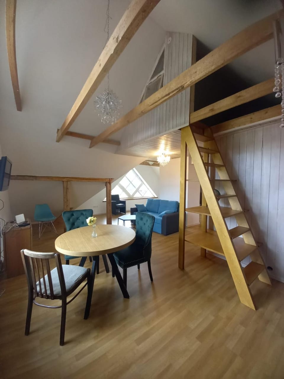 Photo of the whole room