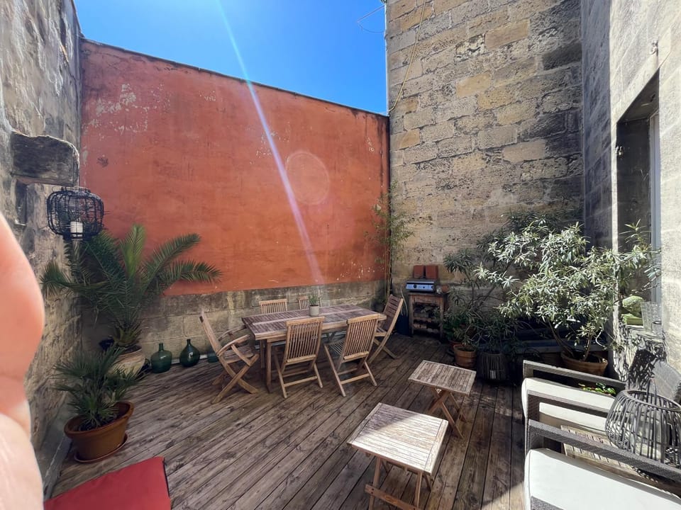 Bel appartement terrasse Apartment in Bordeaux