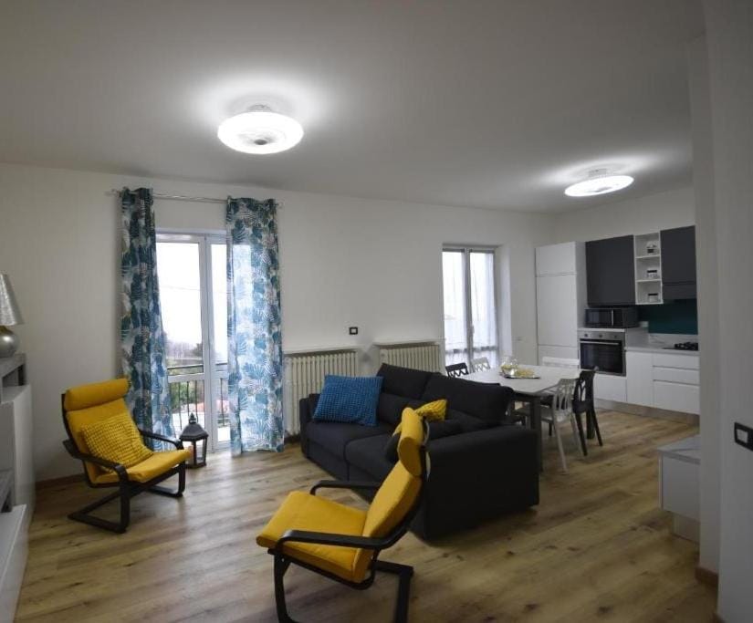 Living room, internet
