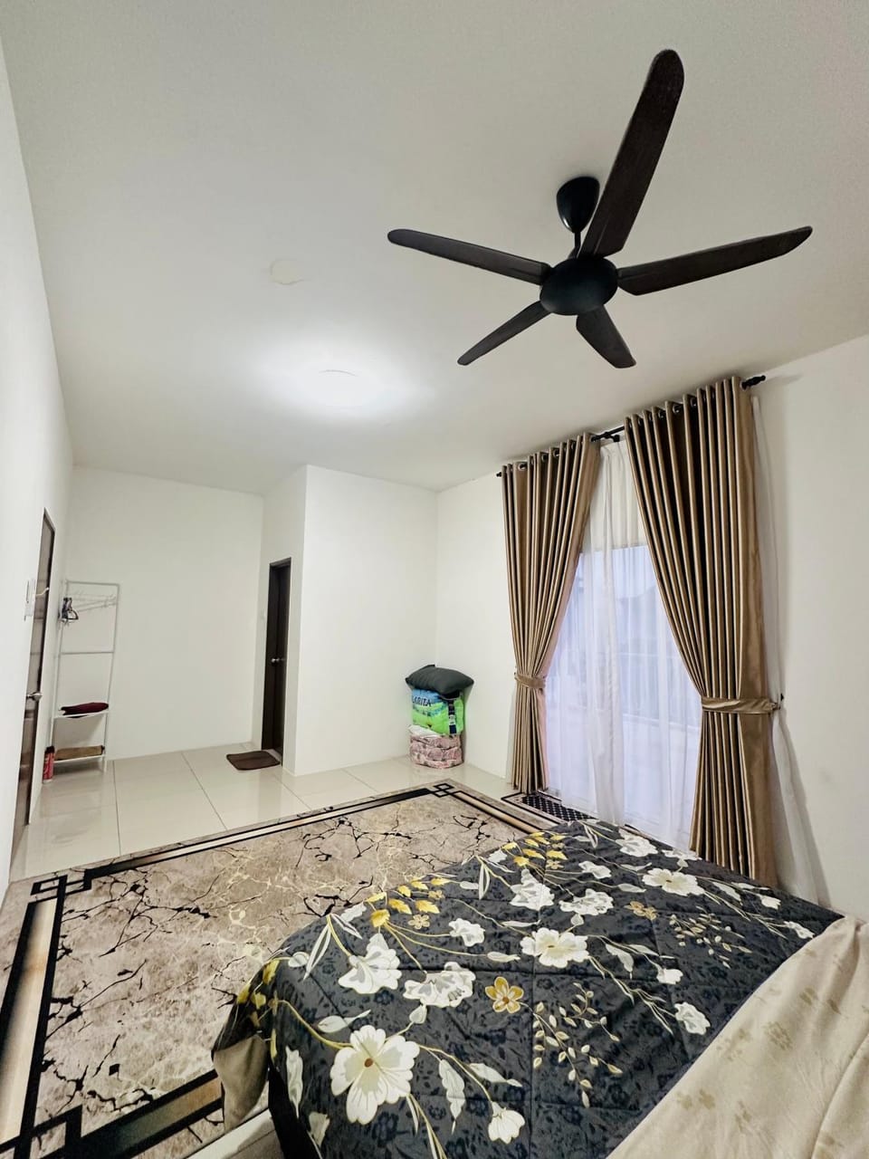 Embun Homestay Puchong SemiD 1-10Pax 6-7CarPark House in Selangor, Malaysia