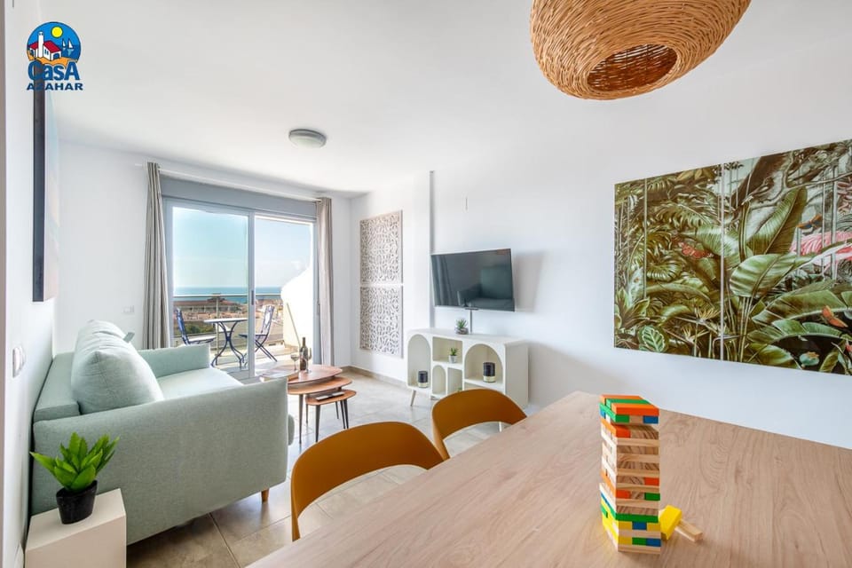 TV and multimedia, Seating area, Dining area