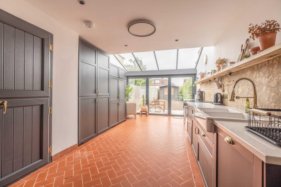 Cosy 2-Bed Cottage, close to Windsor and Legoland - Tempstay House in Windsor