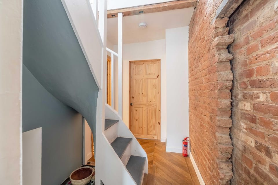 Cosy 2-Bed Cottage, close to Windsor and Legoland - Tempstay House in Windsor