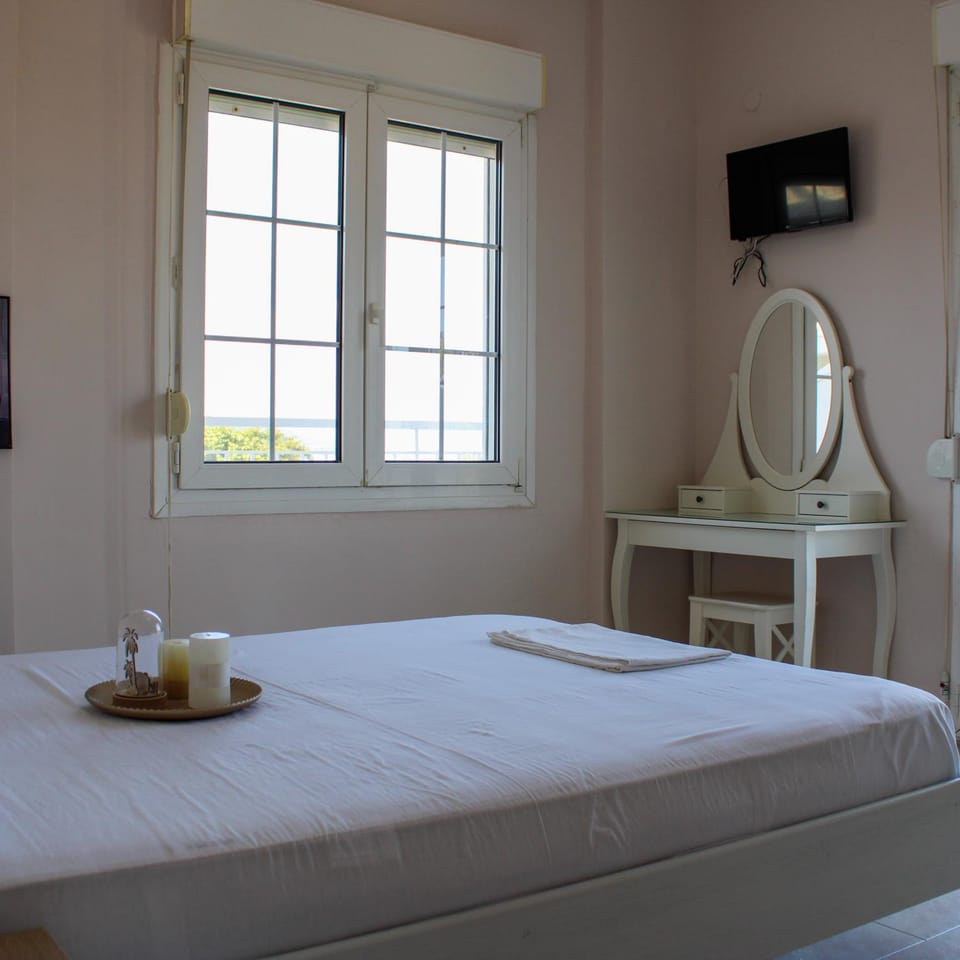 Bed, TV and multimedia