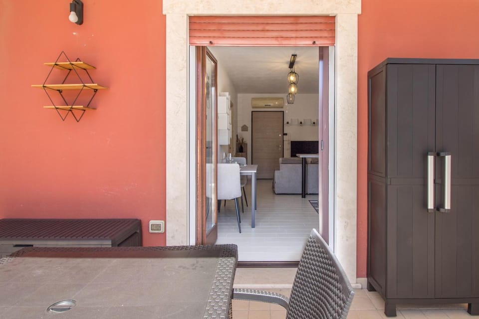 Cozy Apartment with Terrace near the Airport! Apartment in Olbia