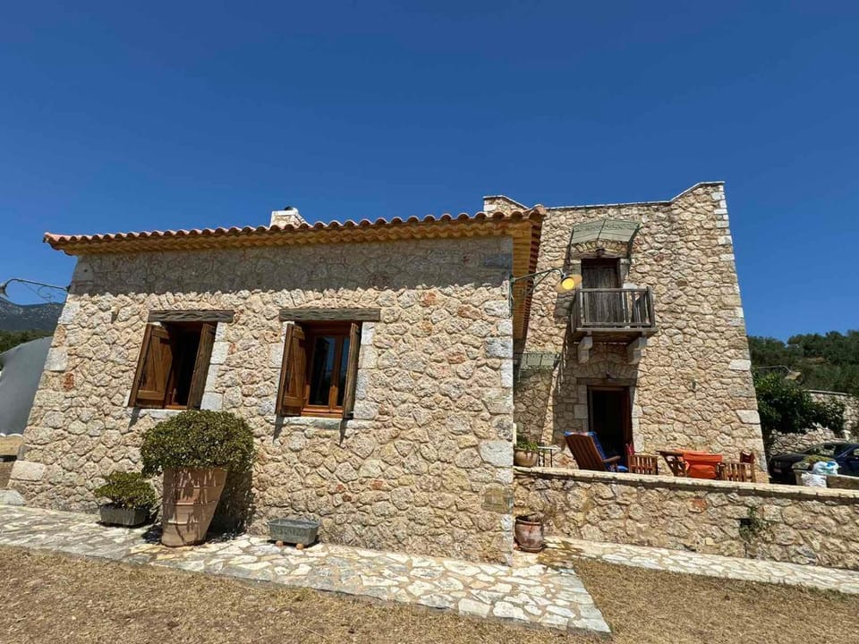 Property building, Day