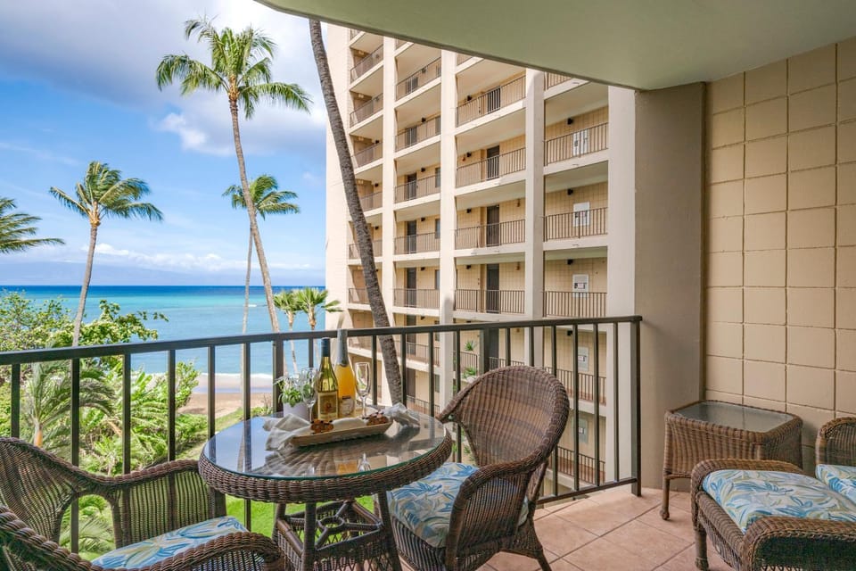 Valley Isle Resort 402 Apartment in Napili-Honokowai