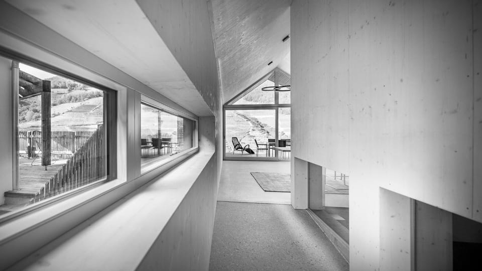 View (from property/room), Balcony/Terrace, Living room