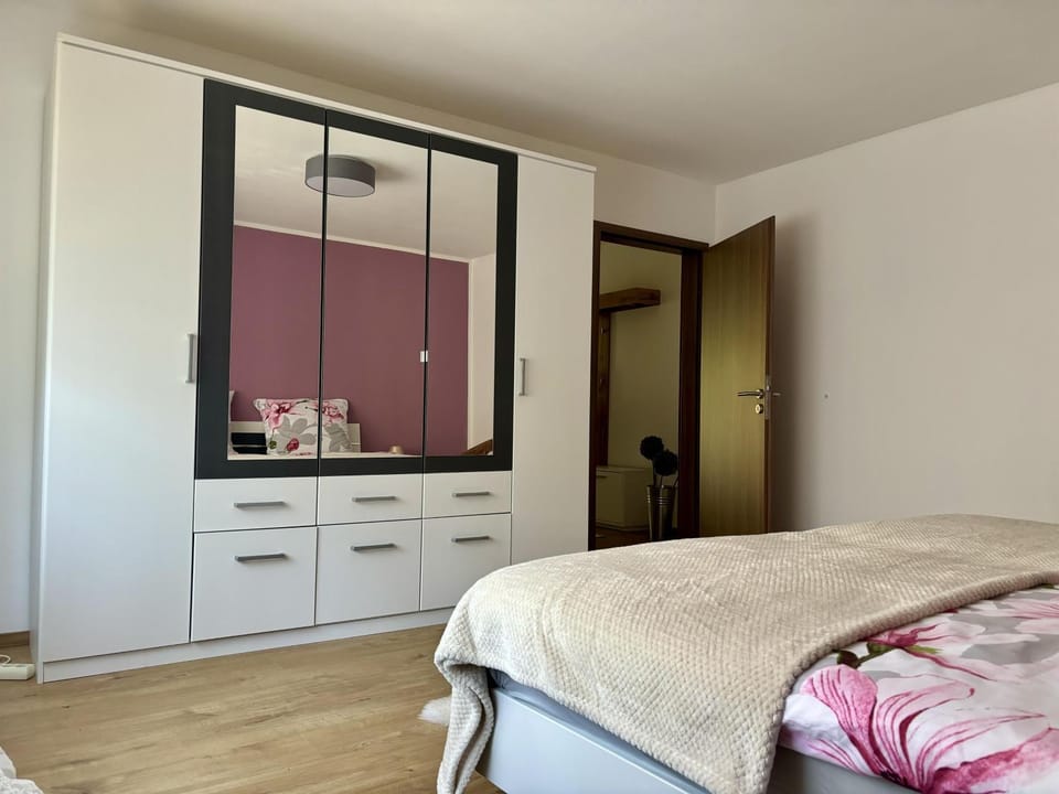 Bed, Bedroom, wardrobe