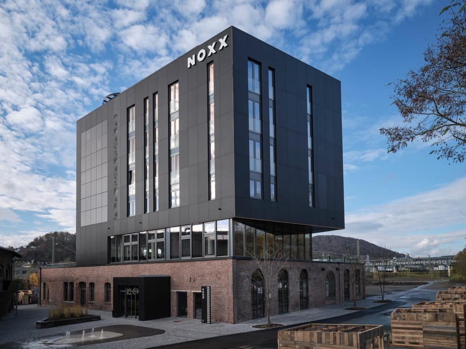 Property building, Facade/entrance