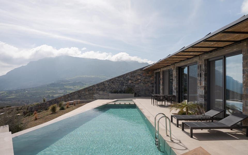 Property building, Nearby landmark, Day, Natural landscape, Mountain view, Pool view, Swimming pool, sunbed