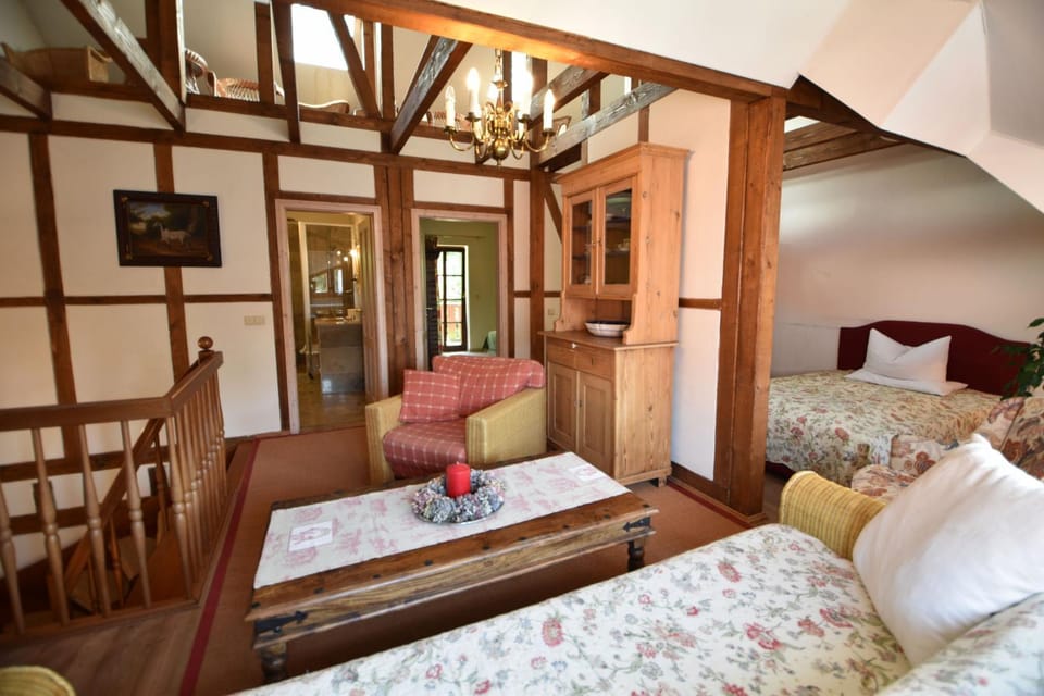 Living room, Photo of the whole room, Seating area