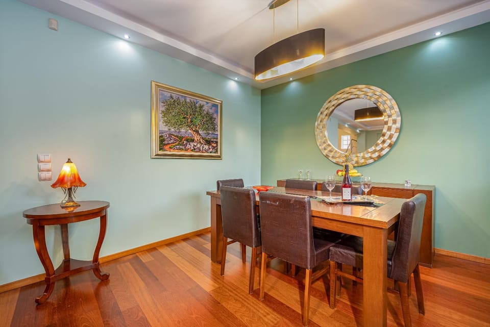 Living room, Decorative detail, Seating area, Dining area