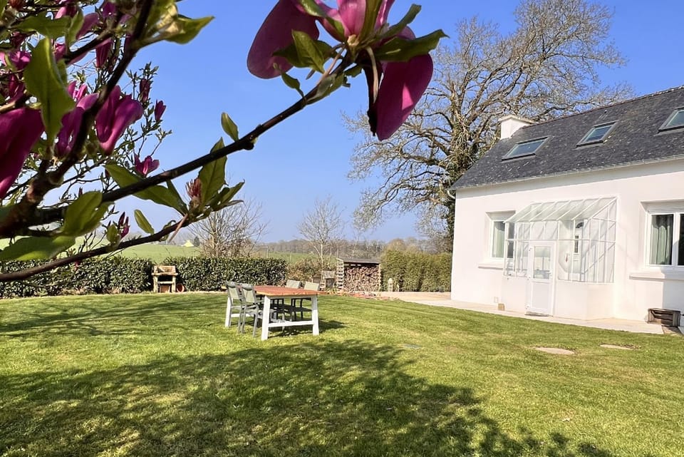 Property building, Spring, Day, Natural landscape, Garden, Garden view, furniture