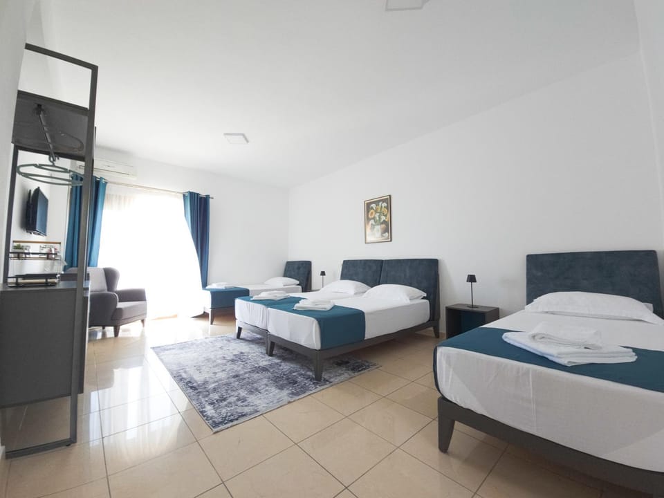 Bed, Photo of the whole room, towels
