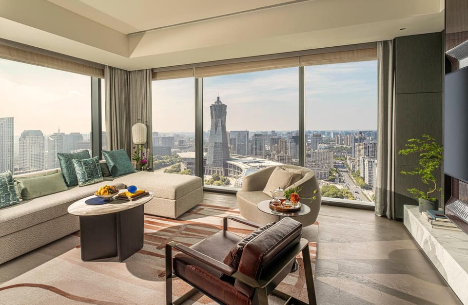 Day, Living room, Seating area, City view