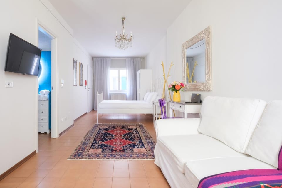 Bed, Living room, Photo of the whole room