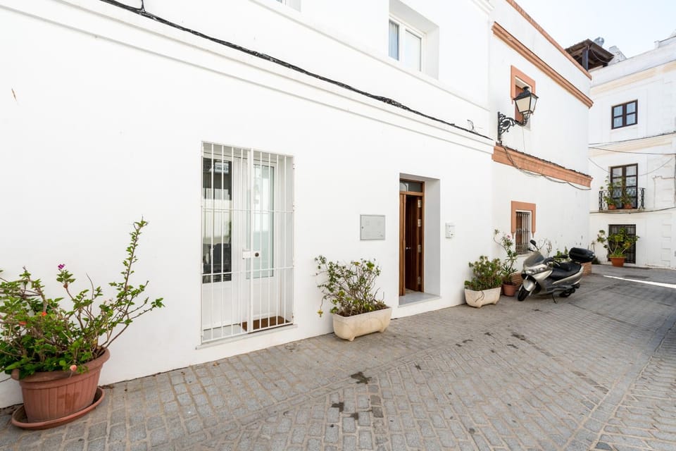 Neighbourhood, Street view