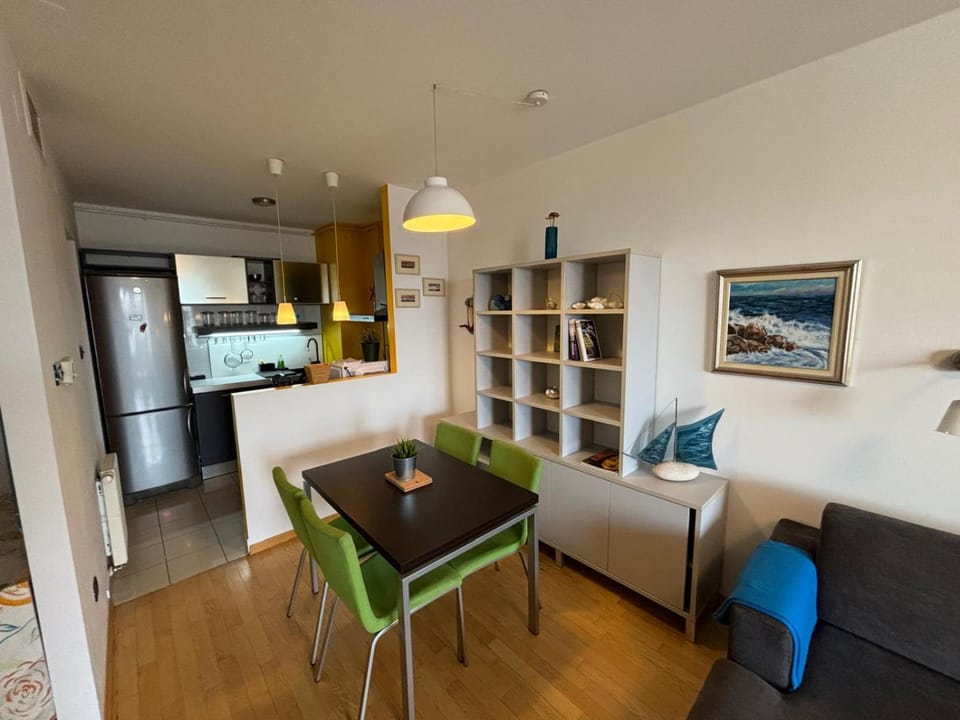 Kitchen or kitchenette, Seating area, Dining area, pet friendly