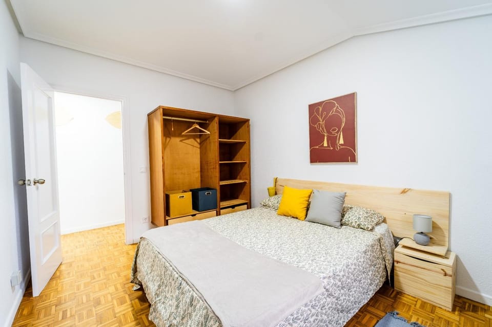 Bed, Photo of the whole room, Bedroom, wardrobe