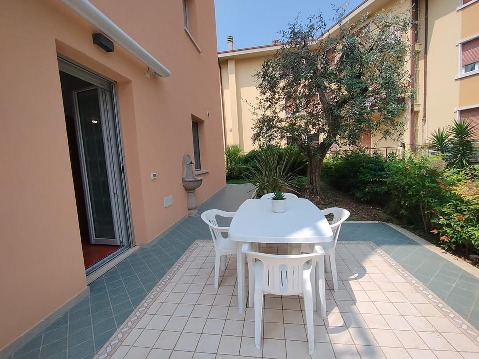 Property building, Patio, Dining area