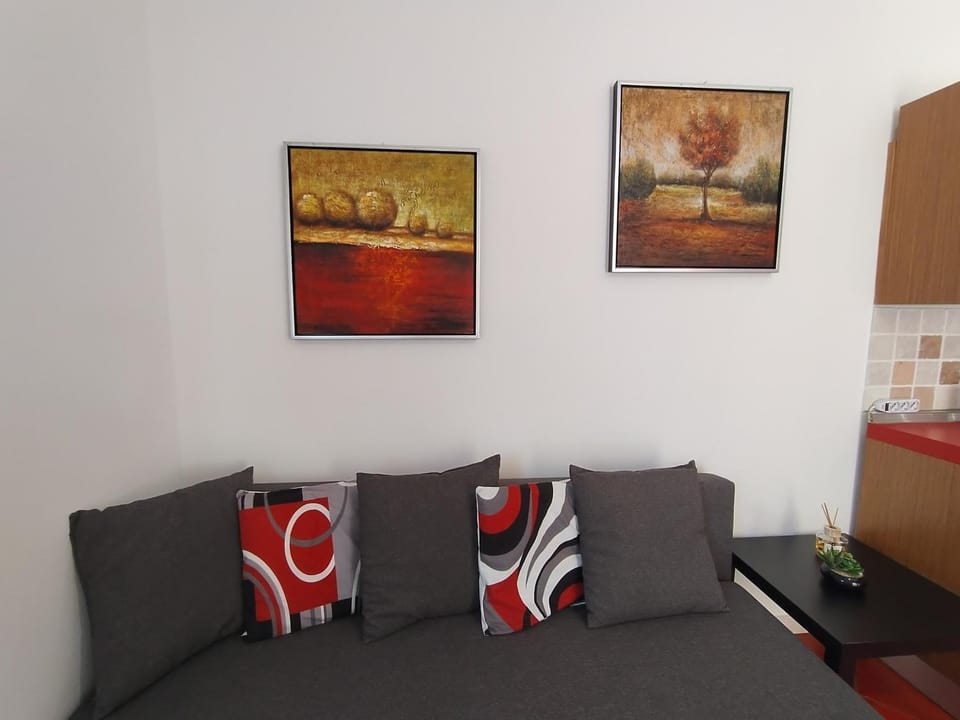 Bed, Living room