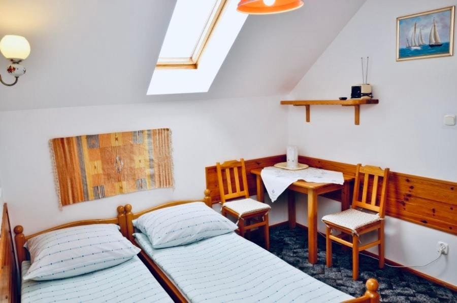 Bed, Summer, TV and multimedia, Balcony/Terrace, Photo of the whole room, Bedroom, Garden view, furniture, wardrobe