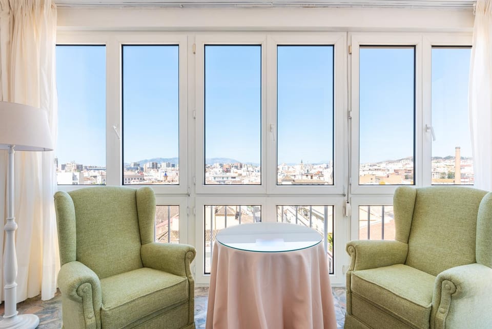 View (from property/room), Living room, Seating area