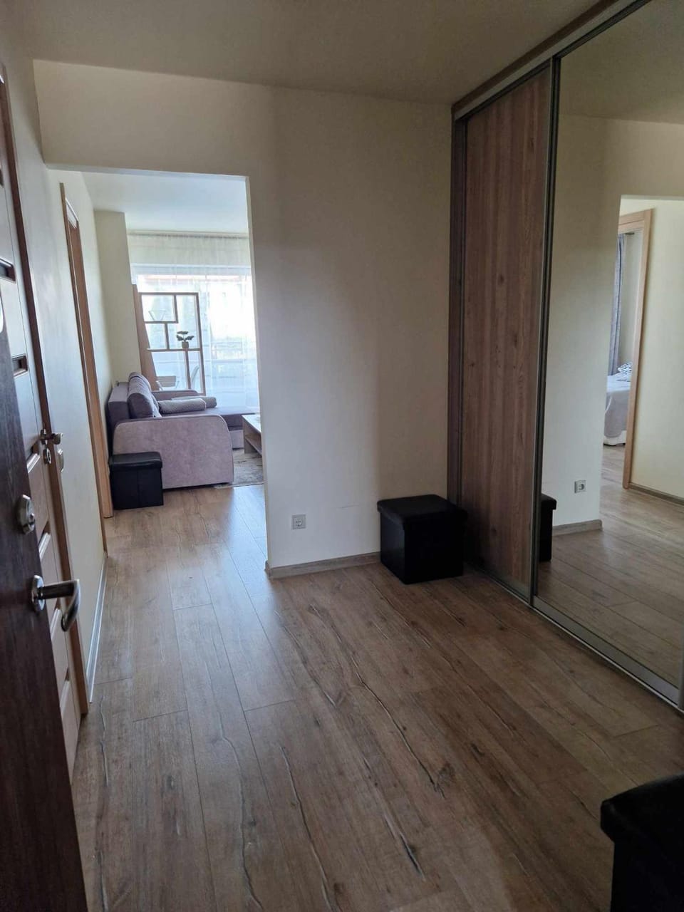 Bed, Living room, Photo of the whole room, Seating area
