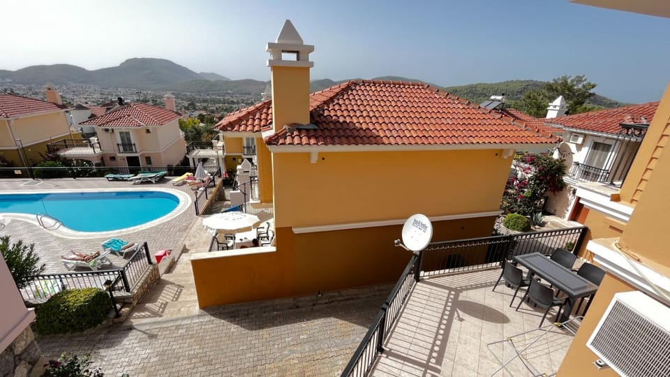 View (from property/room), Balcony/Terrace, Pool view